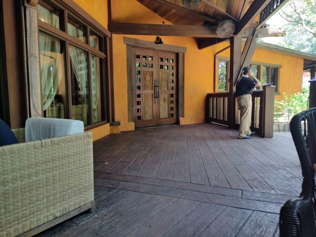 Nomad Lounge