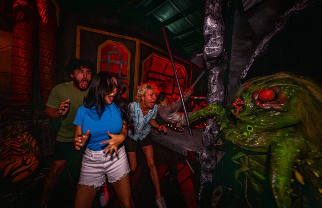 Howl-O-Scream Dates