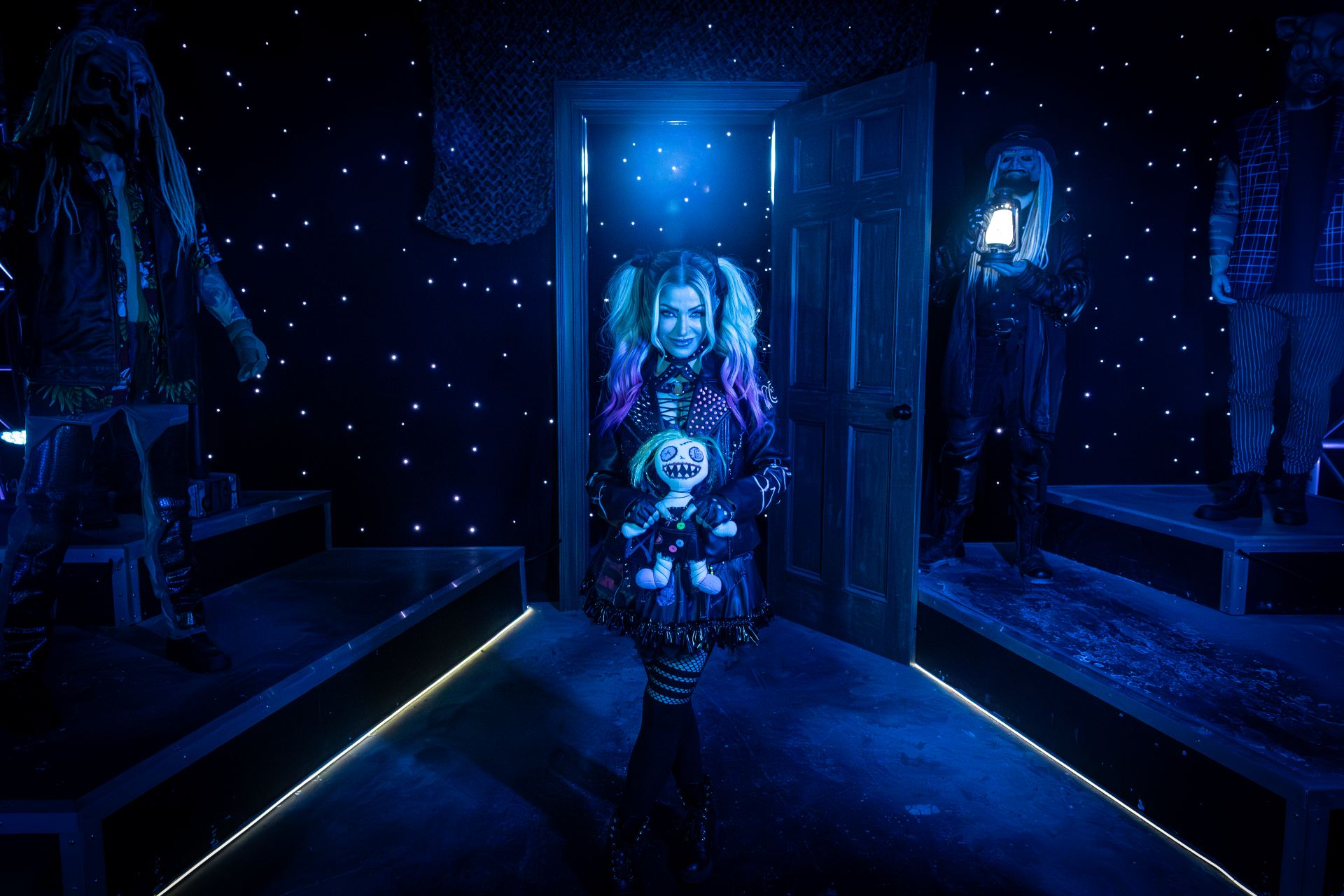 Alexa Bliss HHN Appearance Surprises Guests Within the House