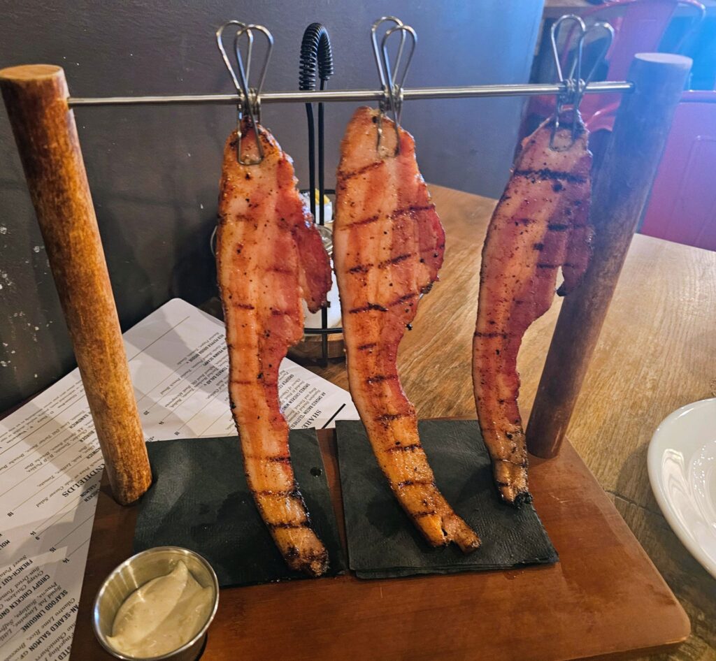 Amercian Kitchen Bar & Grill