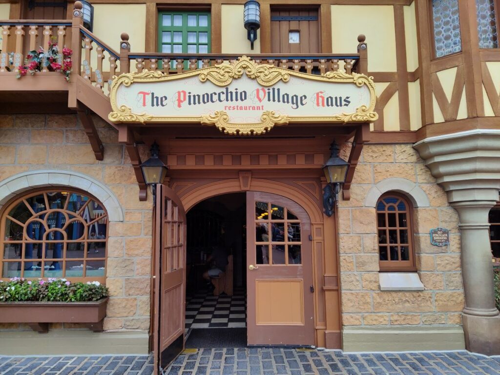Pinocchio VillaGE hAUS