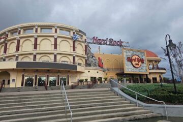 Exterior of Hard Rock Cafe Universal CityWalk Orlando