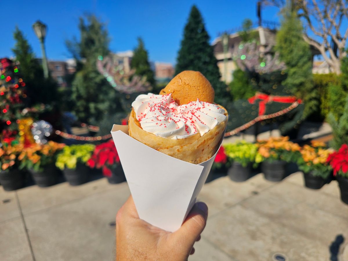 Snickerdoodle Crepe Brings Cookie Flavor to Universal