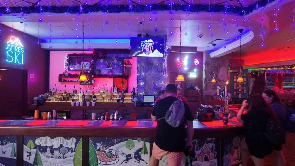 Green & Red Coconut Club