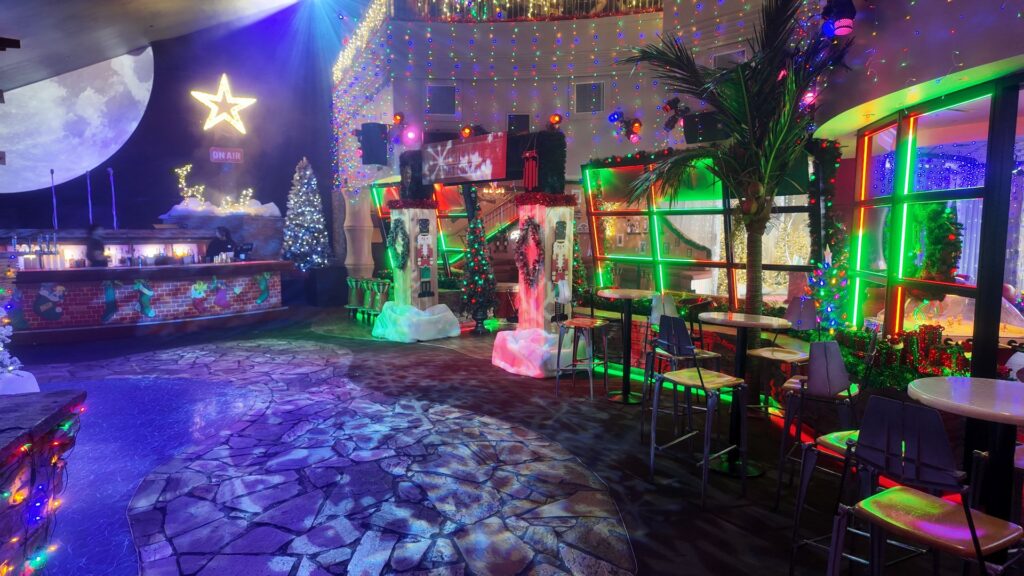Green & Red Coconut Club
