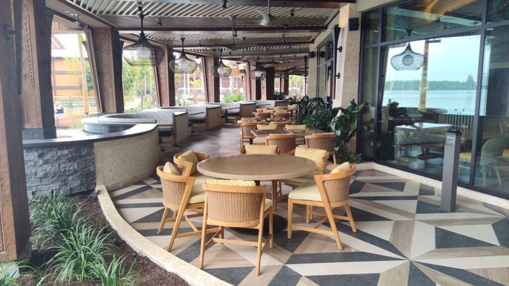 Wailulu Bar & Grill Review
