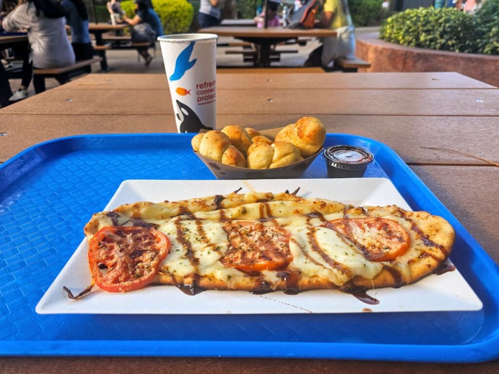 Bianca Pizza SeaWorld