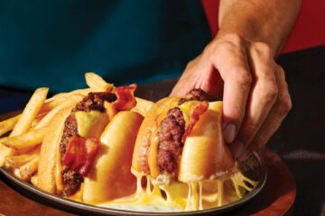 Applebee’s O-M-Cheese Burger