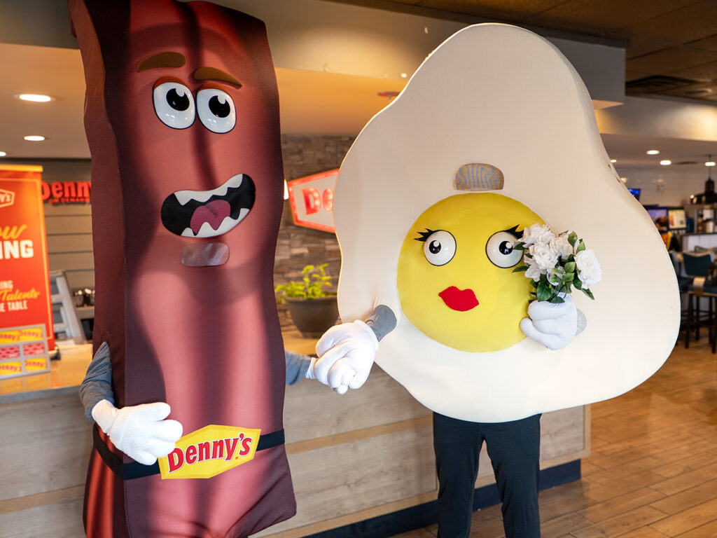 Denny’s Las Vegas Weddings