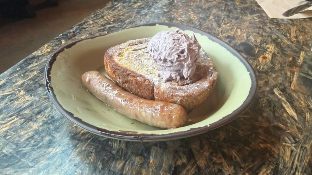 Satu'li Canteen Breakfast Review- photo showing French Toast and sausage