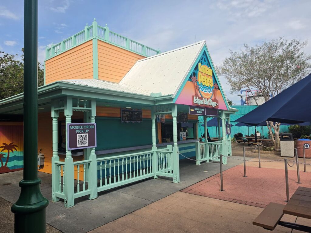 Captain Pete's Hot Dogs exterior at SeaWorld Orlando