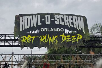 Entrance sign for Howl-O-Scream Orlanod