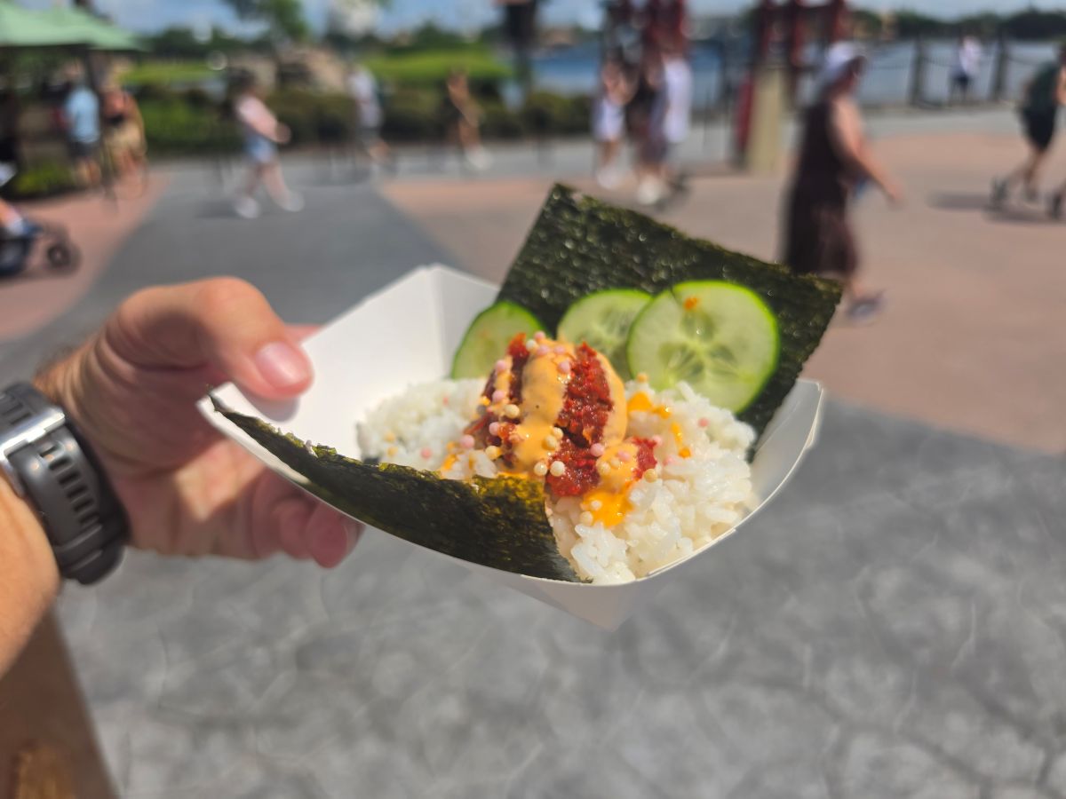Spicy Temaki Hand Roll at Japan Global Marketplace