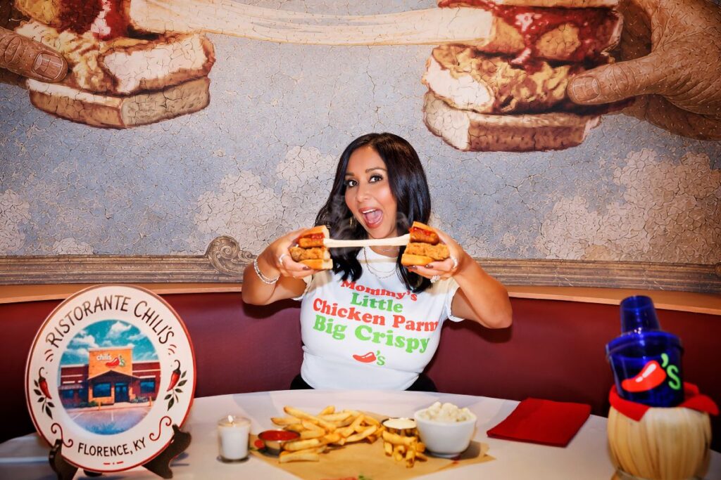 Snookie is promoting the Chili's Chicken Parm Big Crispy
