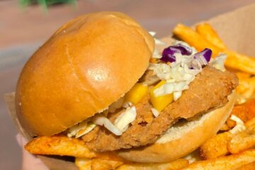 Honey Lime Chipotle Chicken Sandwich Platter Mango Market Aquatica Orlando